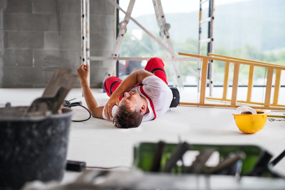 Accident de travail : les obligations de l'employeur en matière de prévention des risques liés aux travaux sur les façades