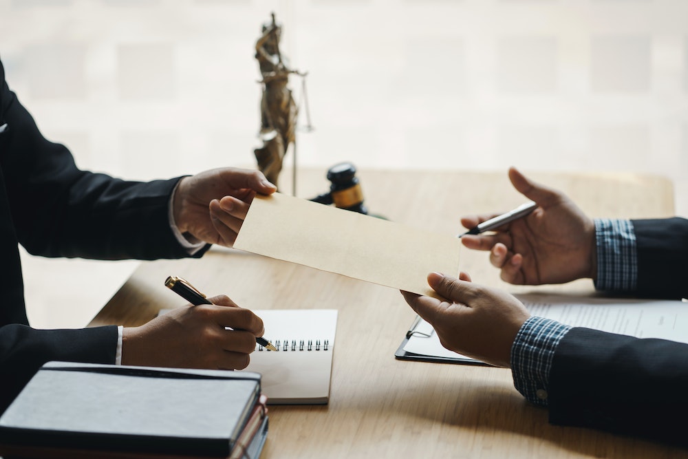 L'affichage obligatoire en entreprise : les règles à respecter pour prévenir les risques liés à la conduite de chariots élévateurs