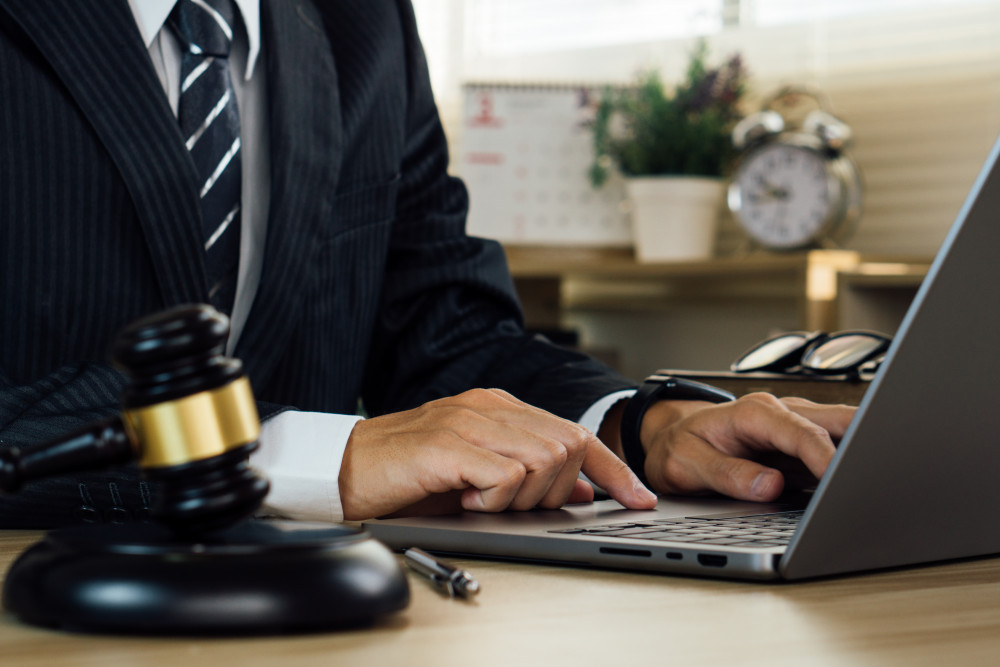 Cabinet juridique ou avocat : une expertise indispensable pour la défense de vos droits
