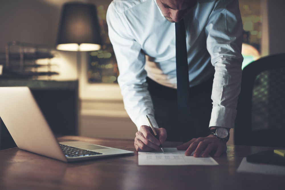 Le contrat de travail : caractéristiques et qualification