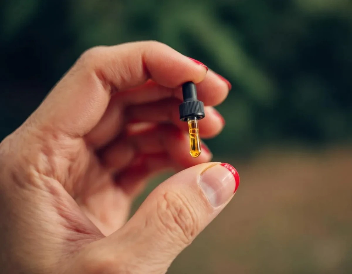 L'huile de CBD et le droit à l'information du consommateur : enjeux juridiques et obligations légales